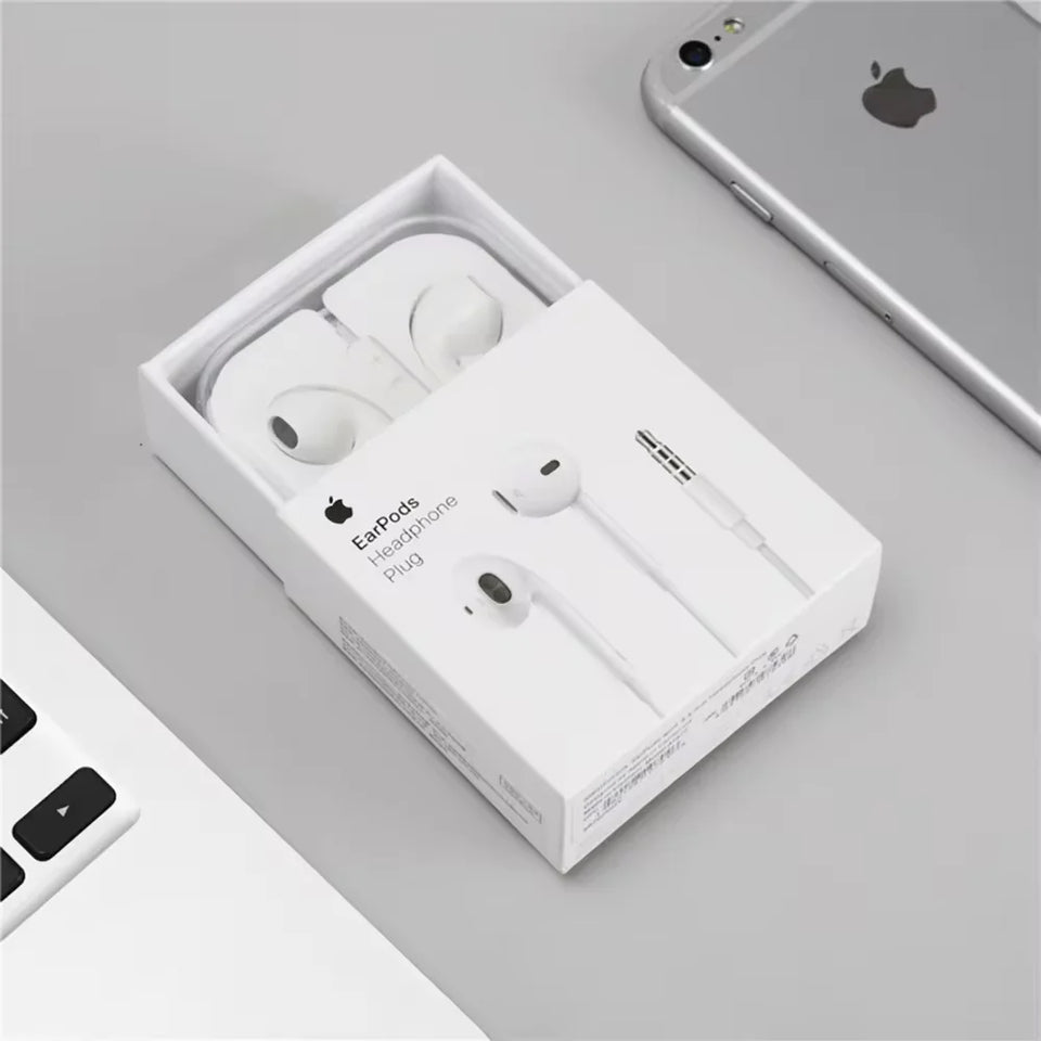 Apple original wired earphones showcase excellent sound quality and native support charm, as well as adaptability advantages